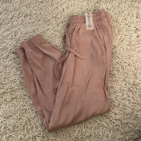 Silky Joggers - Picture 4 of 6